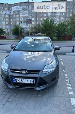 Седан Ford Focus 2014 в 