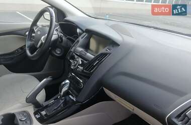 Хэтчбек Ford Focus 2013 в 