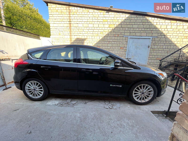 Хэтчбек Ford Focus 2017 в Киеве