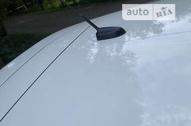 Хэтчбек Ford Focus 2012 в 