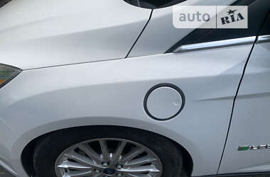 Хэтчбек Ford Focus 2012 в 