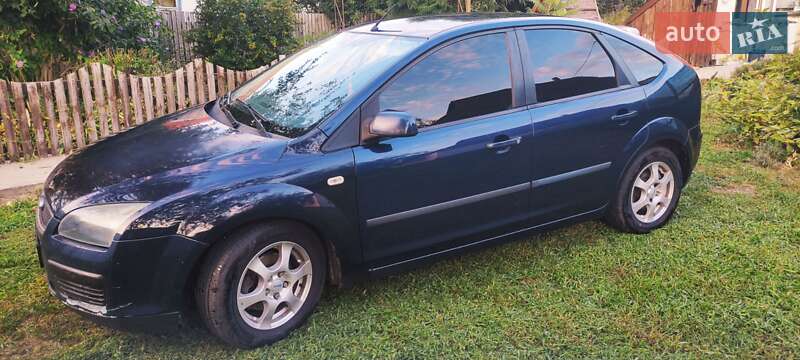 Хэтчбек Ford Focus 2005 в Макарове