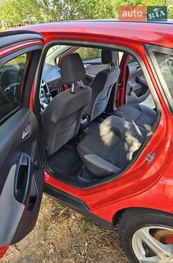Хэтчбек Ford Focus 2013 в 