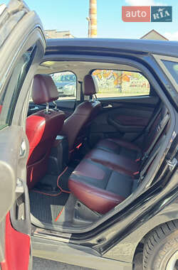 Хэтчбек Ford Focus 2011 в 