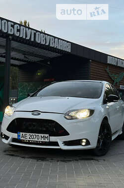 Хетчбек Ford Focus 2014 в Вільнянську