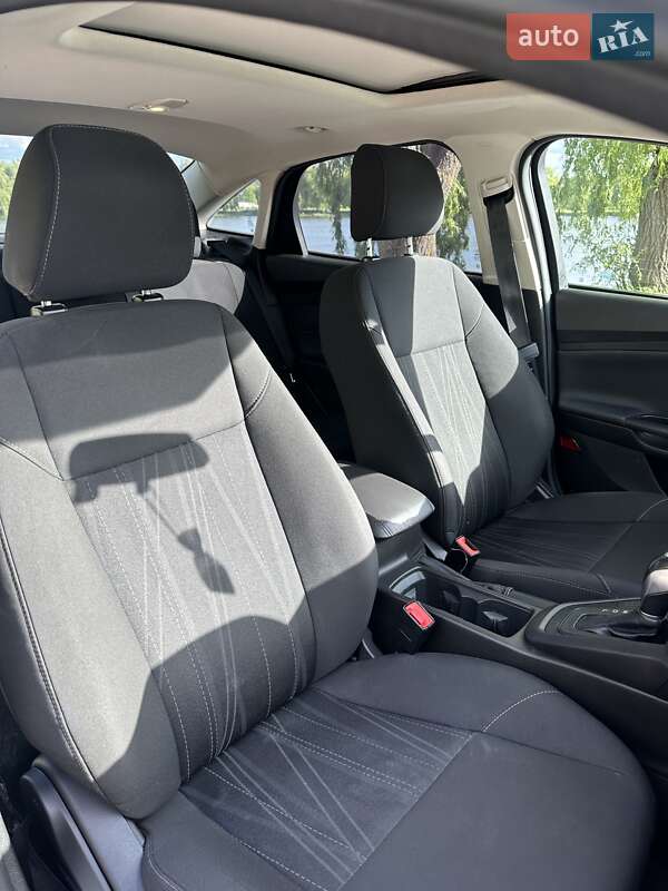 Седан Ford Focus 2015 в Рівному