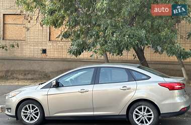 Седан Ford Focus 2015 в 