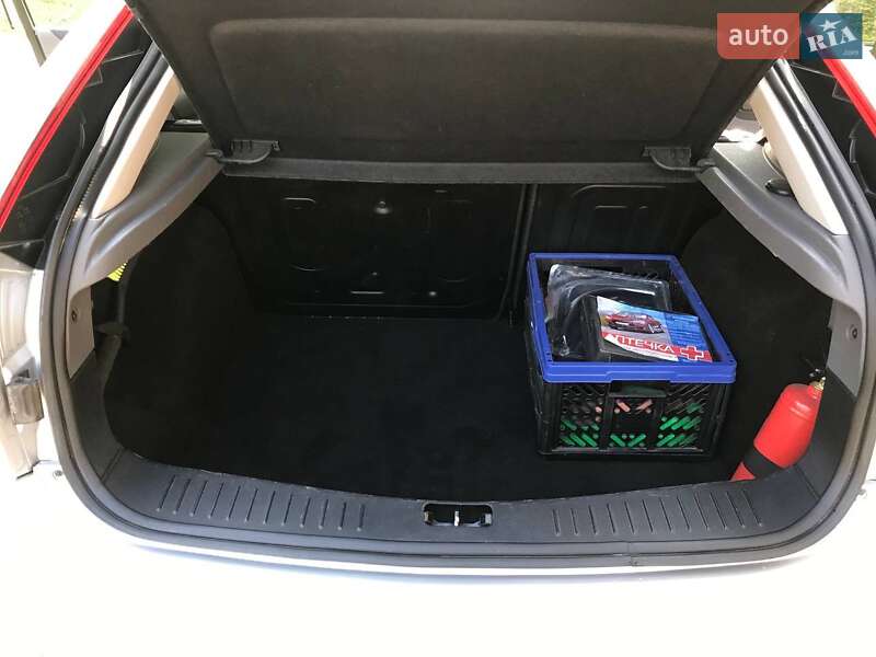 Хэтчбек Ford Focus 2011 в Черновцах фото 6 Хэтчбек Ford Focus 2011 в Черновцах