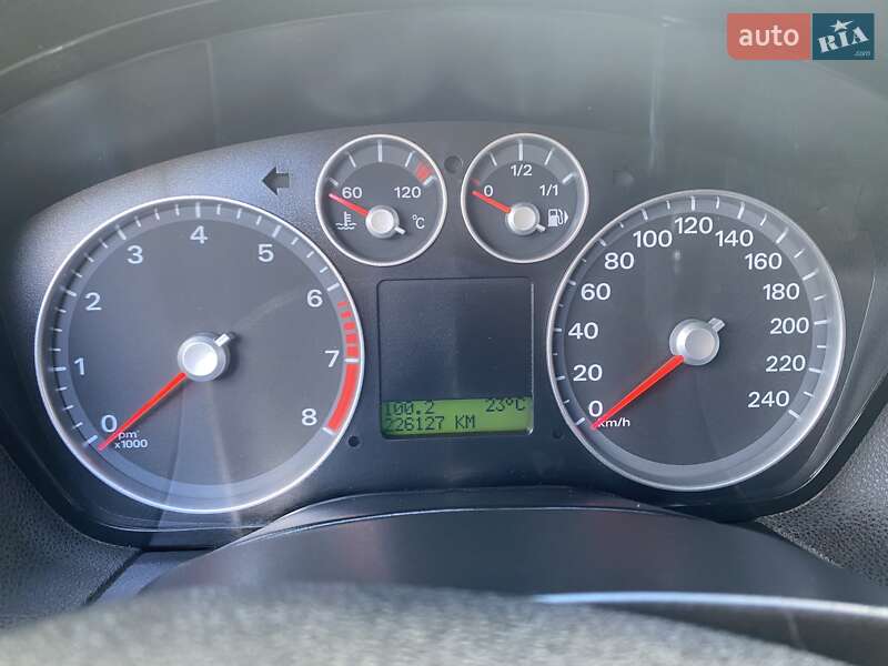 Седан Ford Focus 2007 в Бурыни