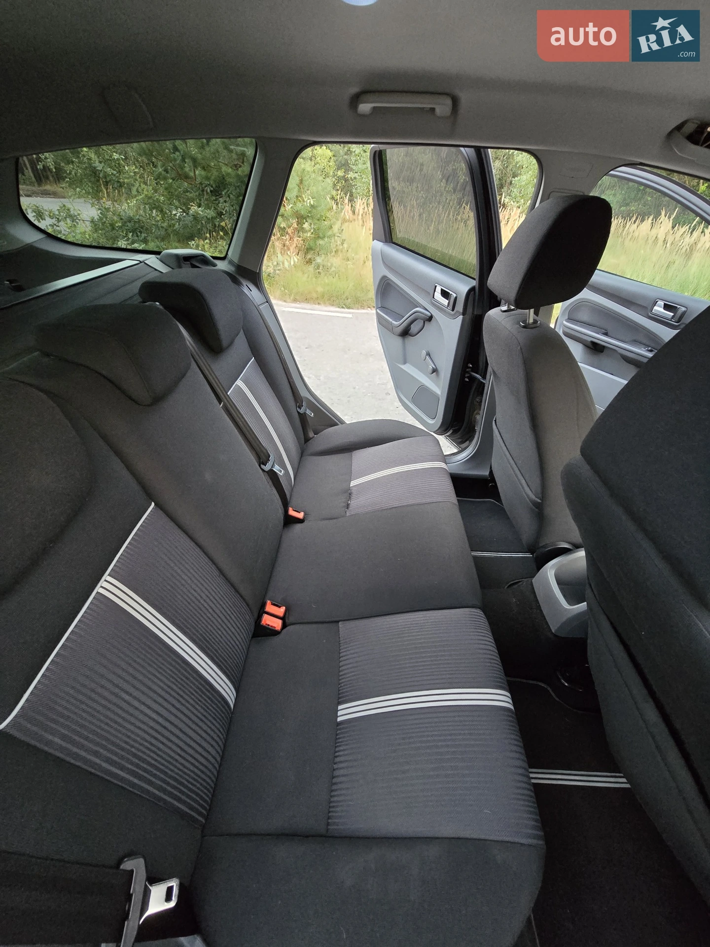 2010 Ford Focus - мініатюра 10