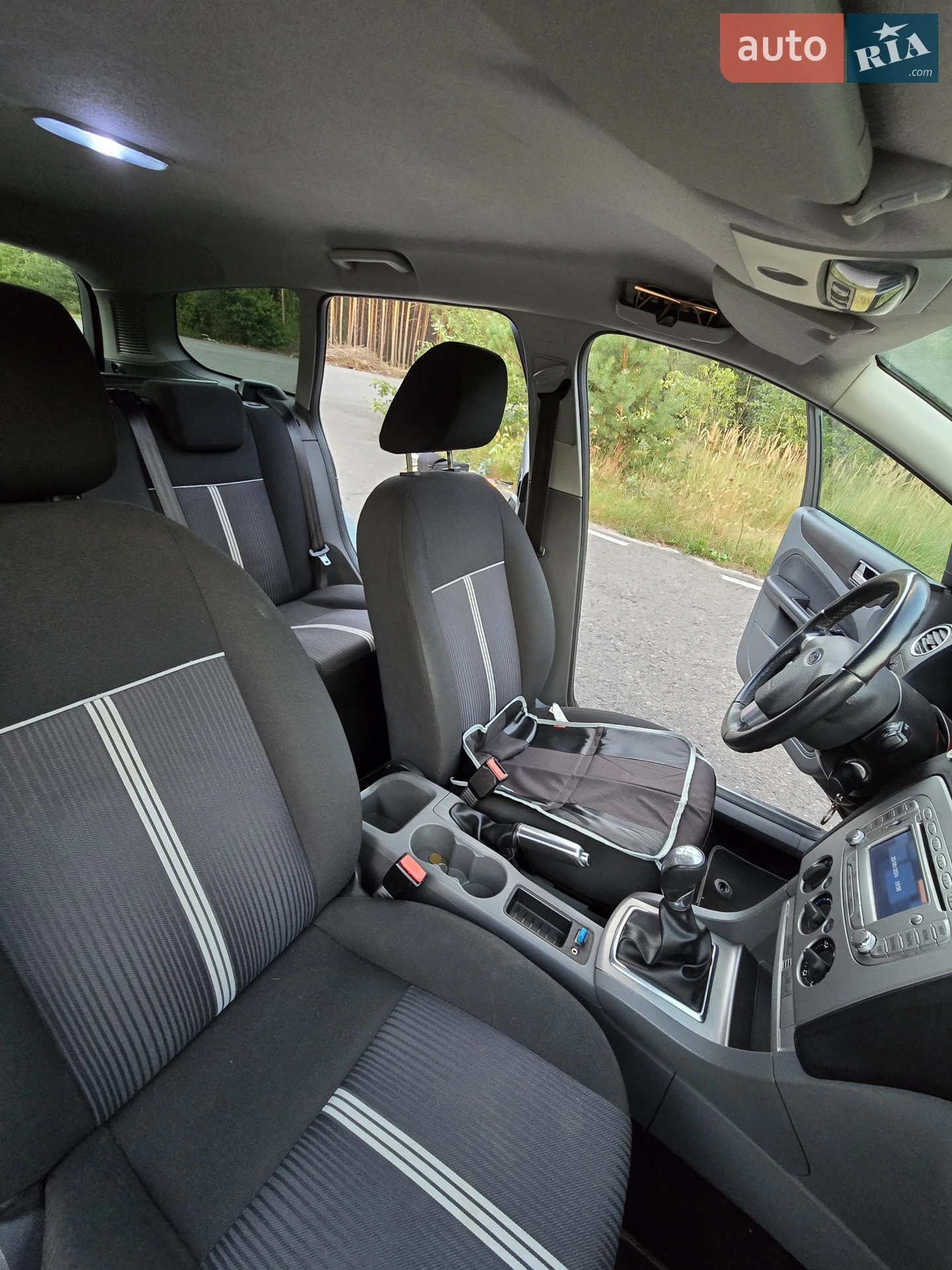 2010 Ford Focus - мініатюра 11