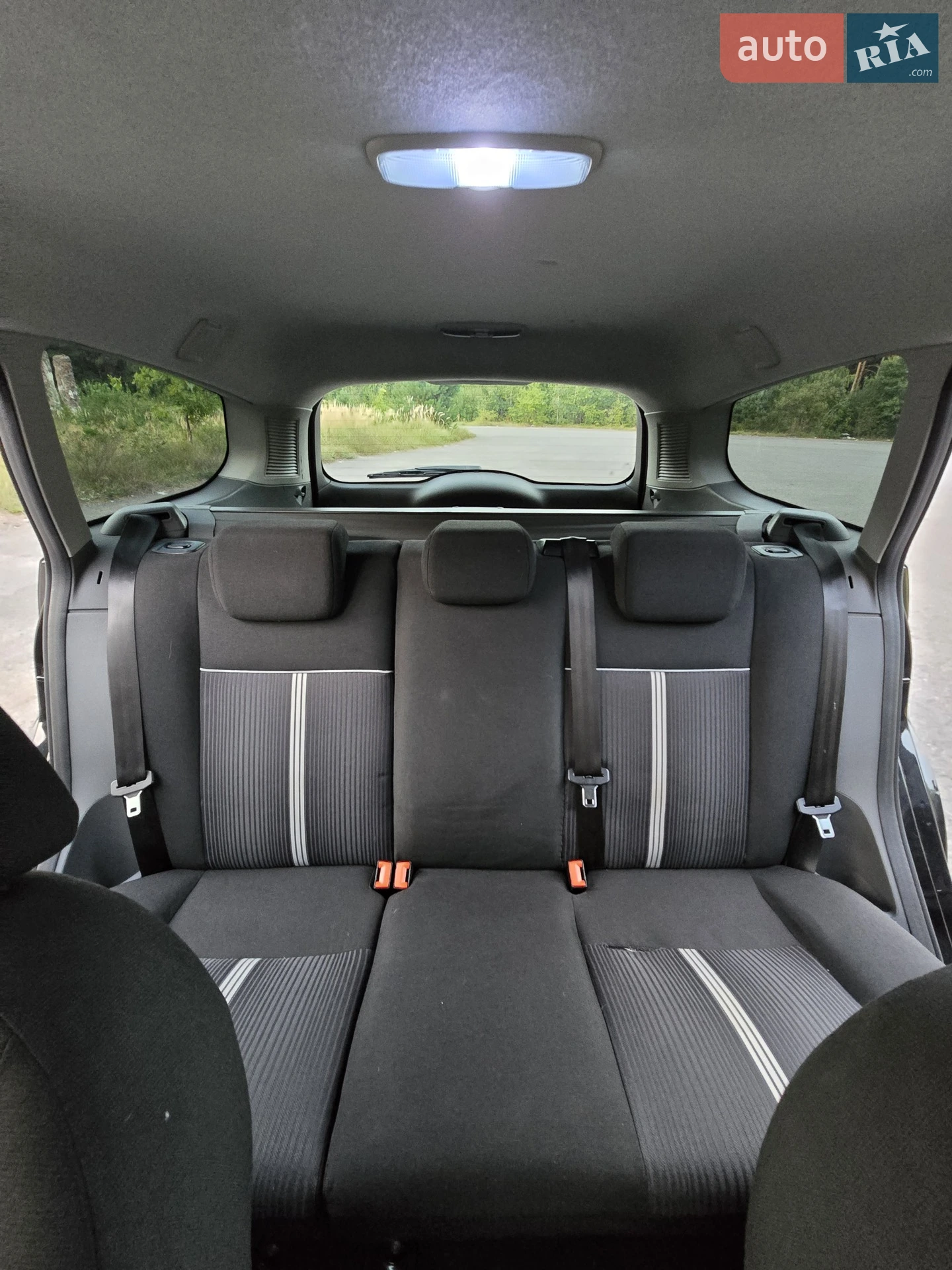 2010 Ford Focus - мініатюра 13