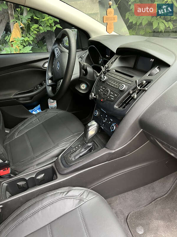 Седан Ford Focus 2016 в Мошнах