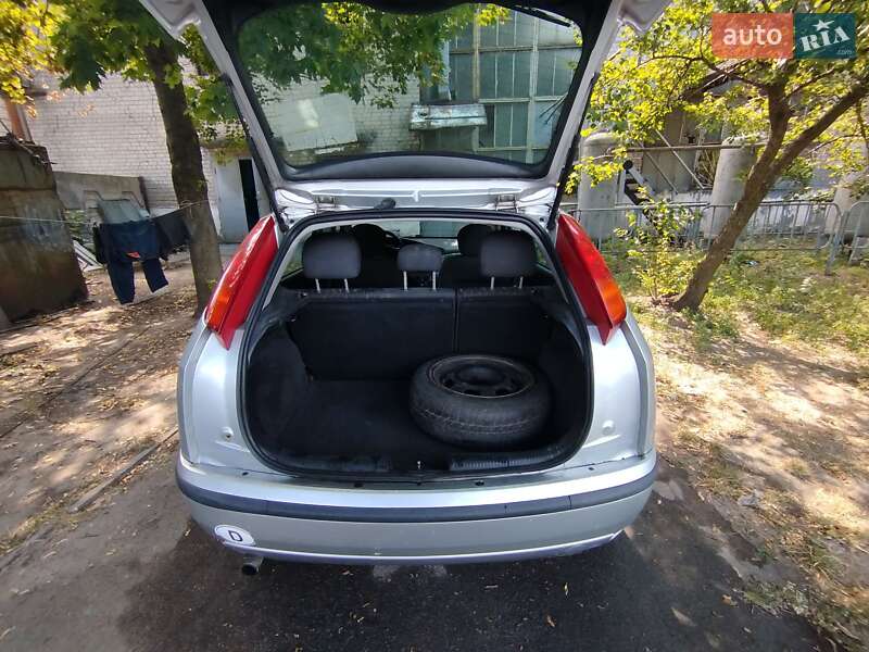 Хетчбек Ford Focus 2002 в Дніпрі