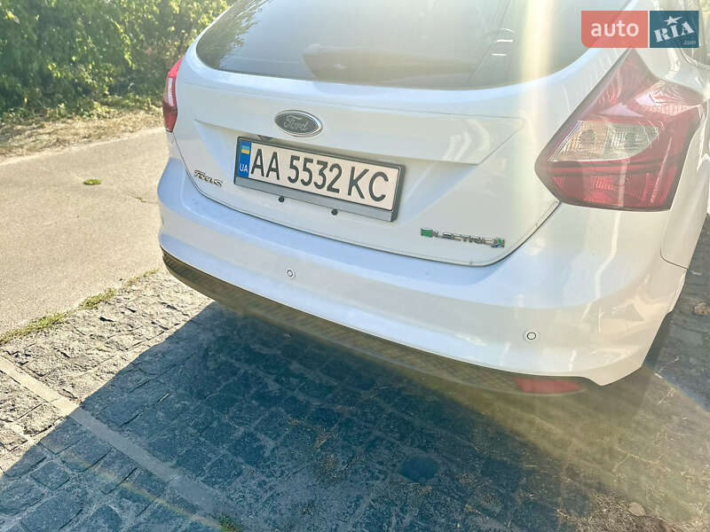 Хэтчбек Ford Focus 2012 в Киеве