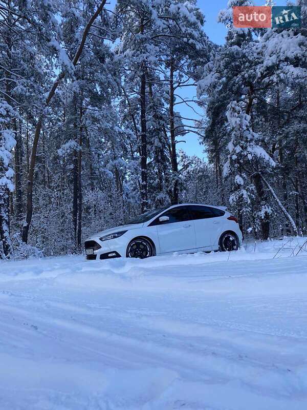 Хэтчбек Ford Focus 2016 в Кременчуге