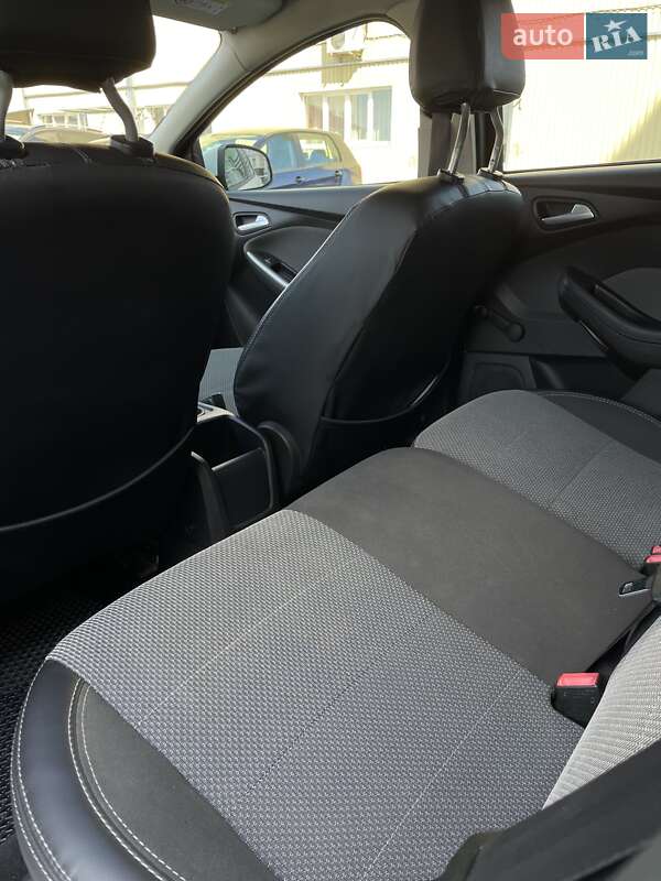 Хэтчбек Ford Focus 2014 в Чернигове