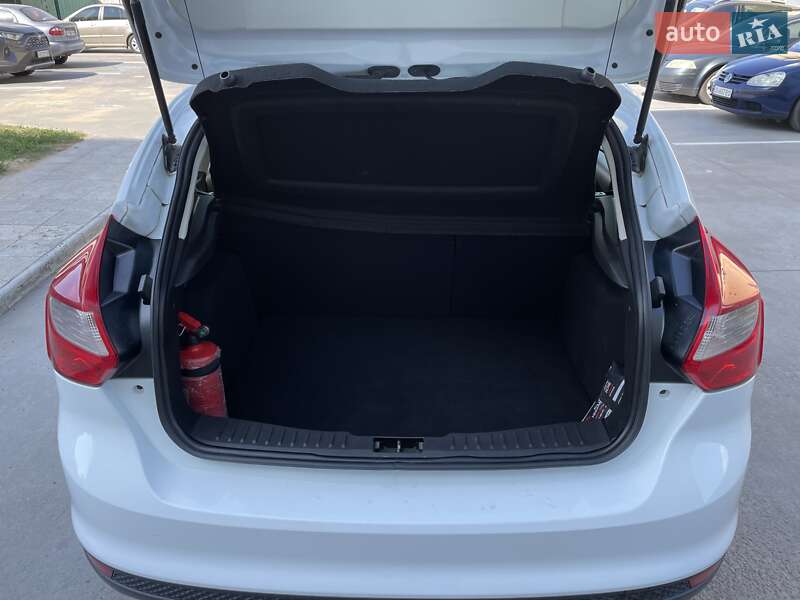 Хэтчбек Ford Focus 2014 в Чернигове
