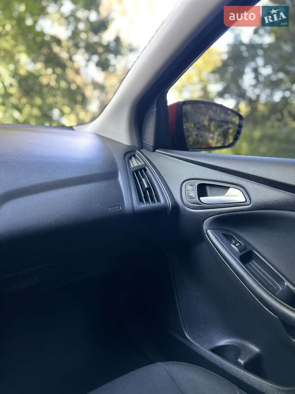 Седан Ford Focus 2015 в Чернигове фото 14 Седан Ford Focus 2015 в Чернигове