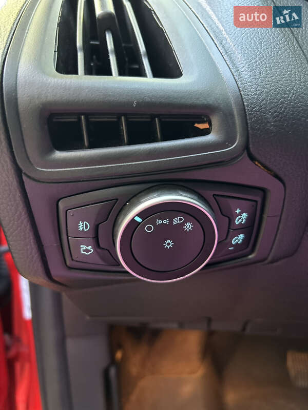 Седан Ford Focus 2015 в Чернигове фото 15 Седан Ford Focus 2015 в Чернигове