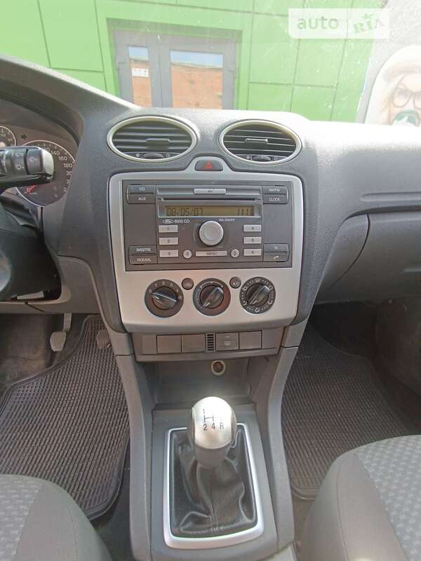 Седан Ford Focus 2007 в Ромнах фото 6 Седан Ford Focus 2007 в Ромнах