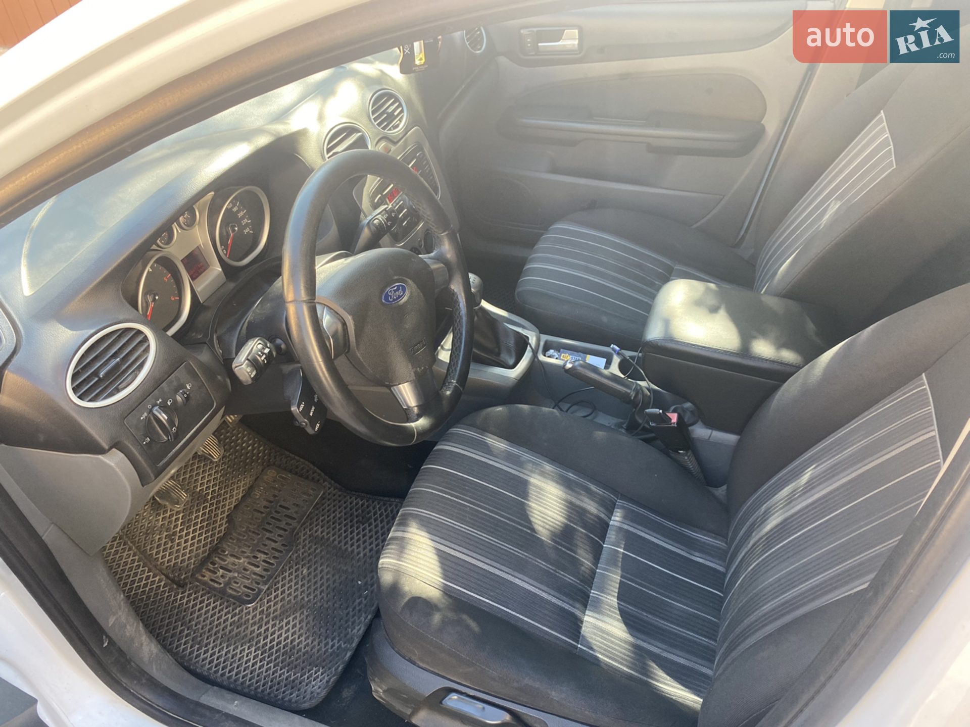 2010 Ford Focus - мініатюра 5