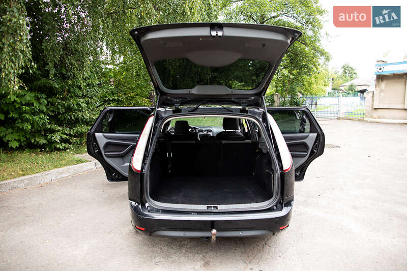 Універсал Ford Focus 2010 в Золочеві