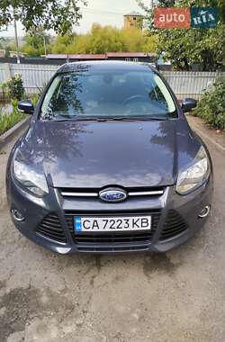 Хэтчбек Ford Focus 2012 в 