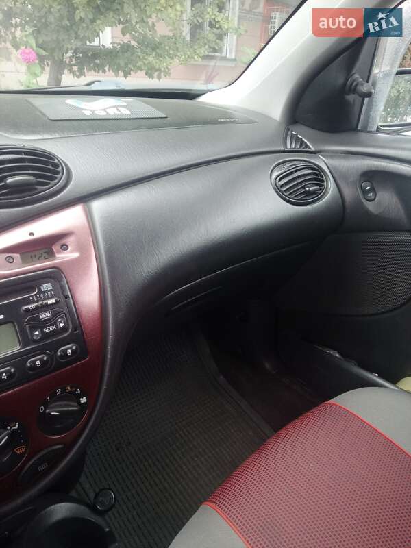 Седан Ford Focus 2001 в Коростене фото 2 Седан Ford Focus 2001 в Коростене