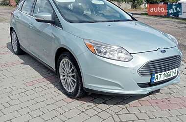 Хэтчбек Ford Focus 2014 в 