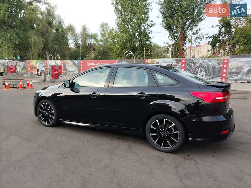 Седан Ford Focus 2015 в Киеве фото 4 Седан Ford Focus 2015 в Киеве