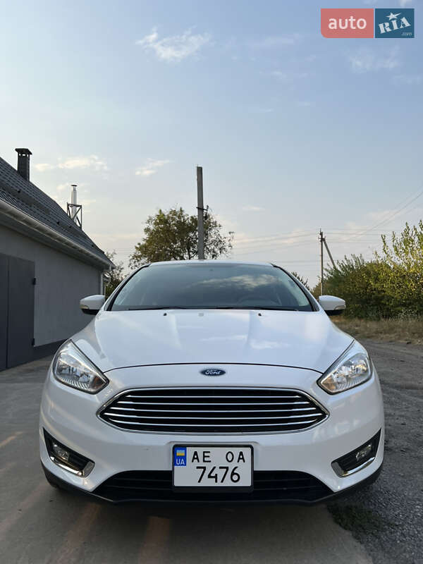 Хэтчбек Ford Focus 2015 в Днепре