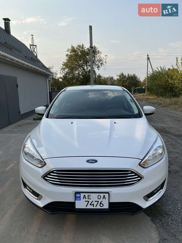 Хэтчбек Ford Focus 2015 в Днепре
