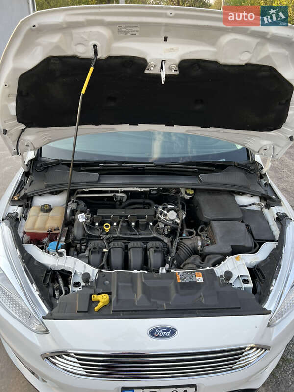 Хэтчбек Ford Focus 2015 в Днепре