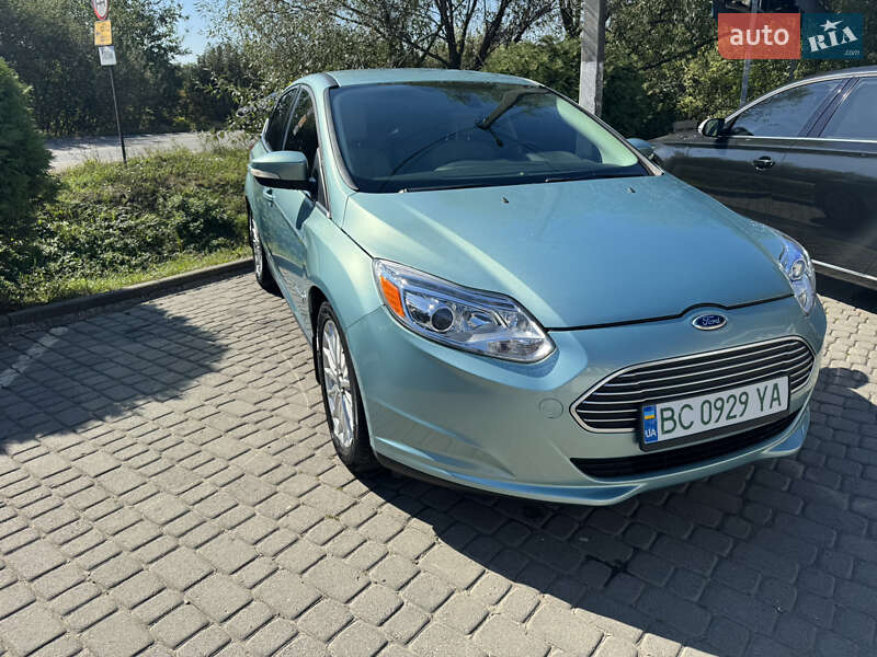 Хэтчбек Ford Focus 2012 в Мукачево