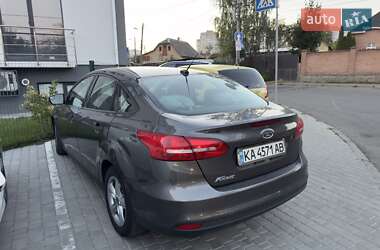 Седан Ford Focus 2015 в 