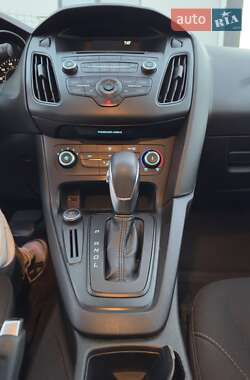 Седан Ford Focus 2015 в 