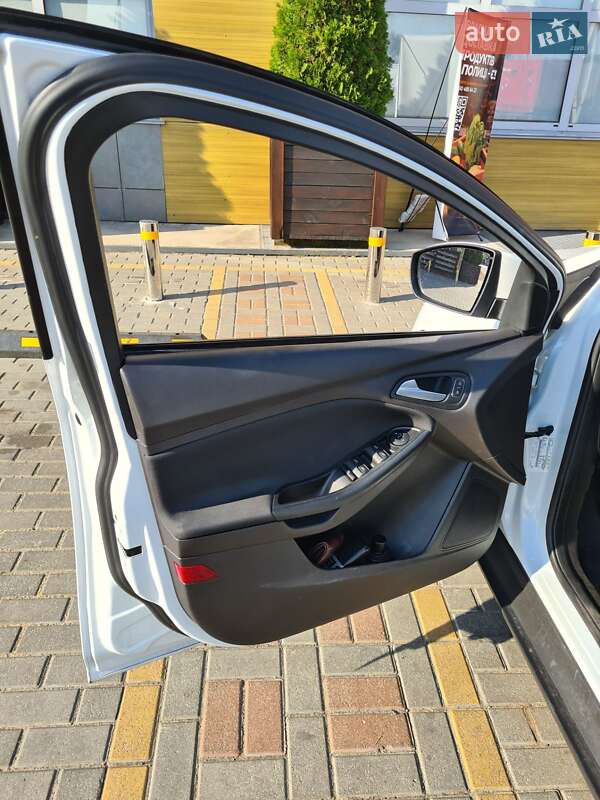 Седан Ford Focus 2017 в Киеве фото 10 Седан Ford Focus 2017 в Киеве