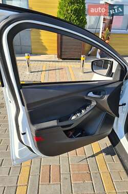 Седан Ford Focus 2017 в 