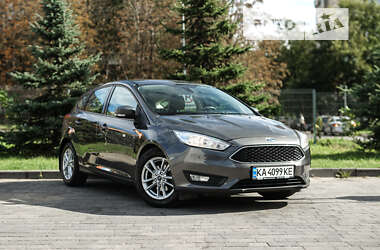 Хэтчбек Ford Focus 2015 в Львове