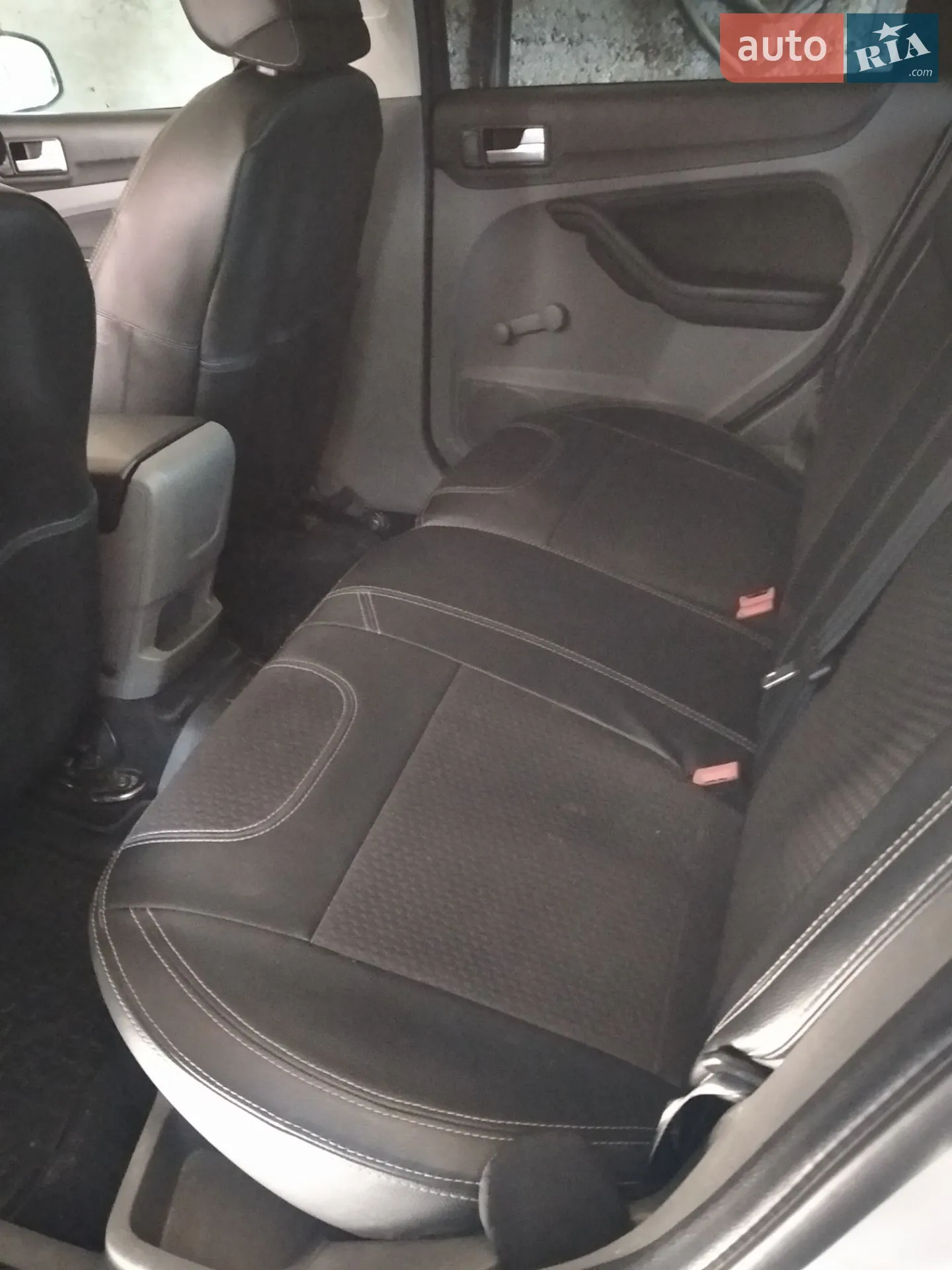 2010 Ford Focus - мініатюра 4