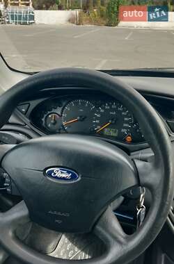 Хэтчбек Ford Focus 2002 в Ирпене