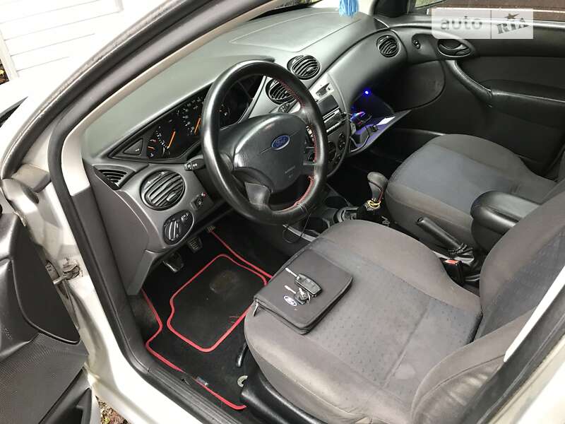 Хэтчбек Ford Focus 2004 в Калуше