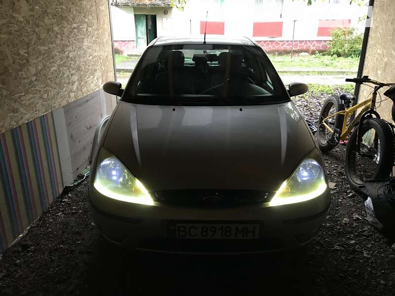 Хэтчбек Ford Focus 2004 в Калуше