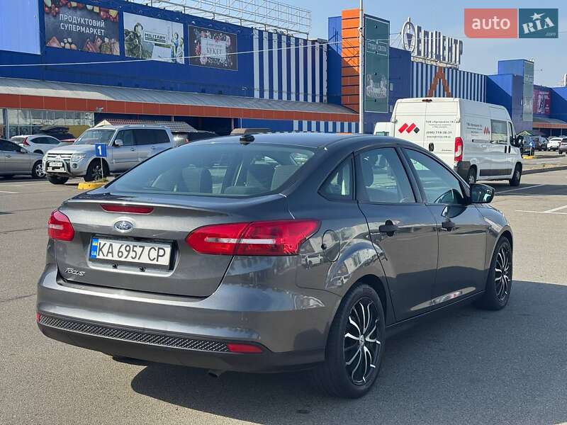 Седан Ford Focus 2017 в Киеве