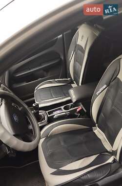 Хэтчбек Ford Focus 2011 в 
