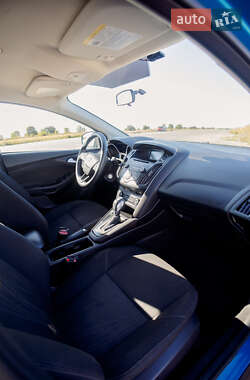Седан Ford Focus 2015 в 