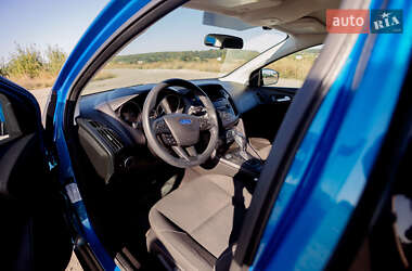 Седан Ford Focus 2015 в 