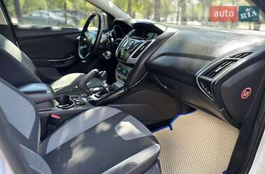 Хэтчбек Ford Focus 2013 в 