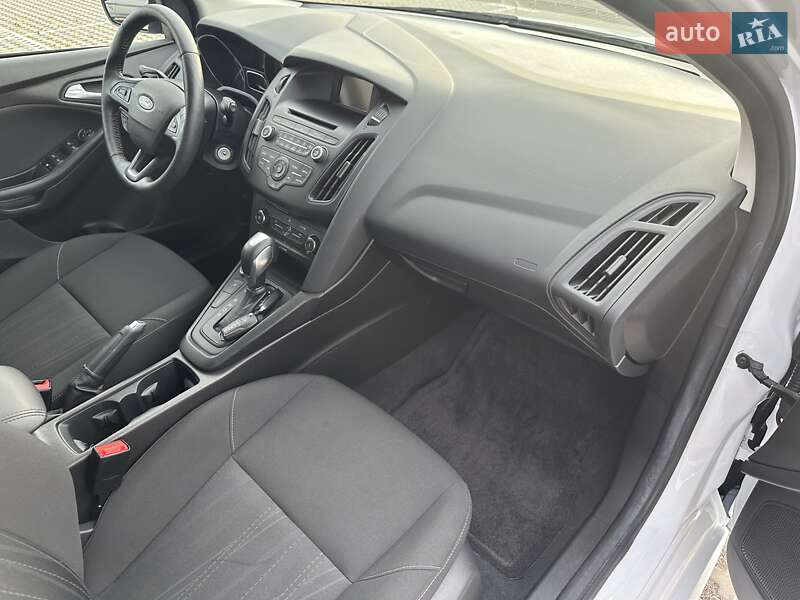 Хэтчбек Ford Focus 2016 в Киеве
